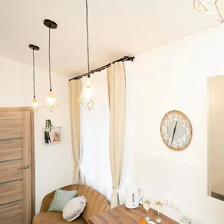 Apartment Downhill With A Private Terrace