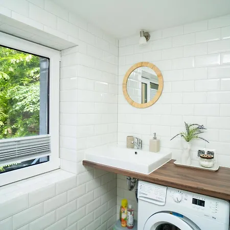 Apartment Downhill With A Private Terrace *