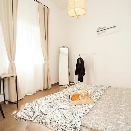 Διαμέρισμα Downhill With A Private Terrace