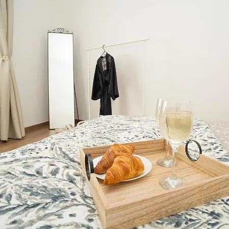 Apartment Downhill With A Private Terrace *