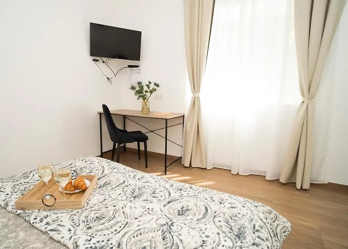 Downhill With A Private Terrace Appartamento *