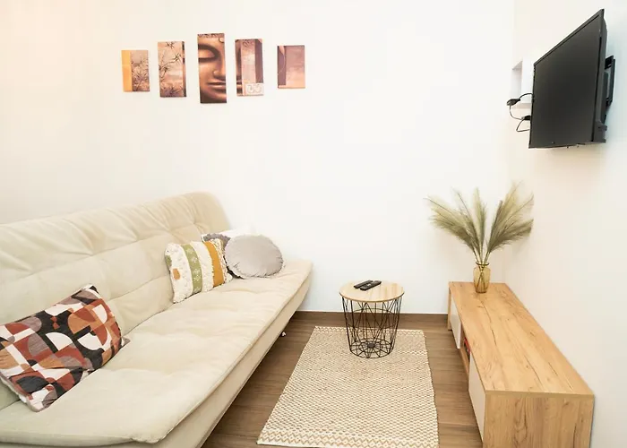 Downhill With A Private Terrace Appartamento *